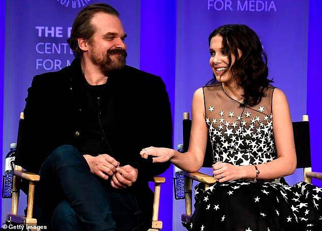 David Harbour y Millie Bobby Brown tienen papeles protagónicos en la serie de Netflix. Foto: Getty