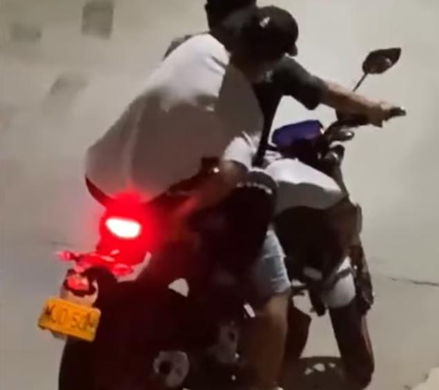 En redes circula unos videos de una presunta complicidad entre policías y sicarios en Cali. FOTO: Cali Noticia Facebook