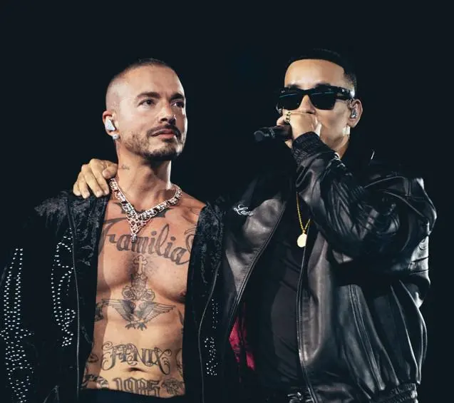 Por laimponente tarima pasaron artistas como Daddy Yankee, la leyenda norteamericanadel rap 50 cent, Ryan Castro, Yandel, Tito el Bambino, Lennox, Dj Snake, Farruko,Chencho, Feid, Maluma, entre muchos más.