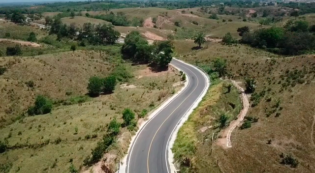 La pavimentación de los 5 kilómetros de la vía Escarralao – El Jobo – Palizadas, en Antioquia, fue realizada por Mineros con el mecanismo de Obras por Impuestos. FOTO: Cortesía Fiduprevisora.