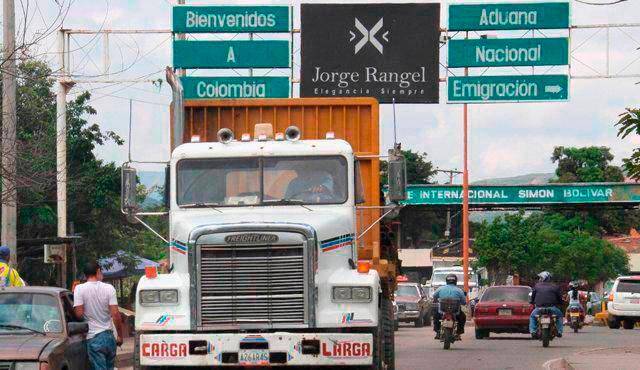 Se estima que las exportaciones colombianas hacia Venezuela podrían cerrar en unos 1.000 millones de dólares. FOTO COLPRENSA. 