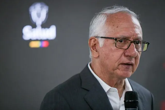 Guillermo Alfonso Jaramillo, actual ministro de Salud sería uno de los implicados, de acuerdo con la revista Cambio. Imagen: Colprensa.