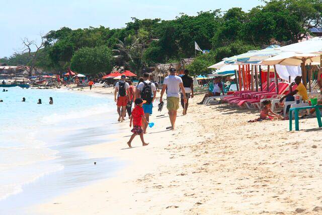 La Playa de la Boquilla en Cartagena es una de las más contaminadas del país. Foto: Colprensa. 