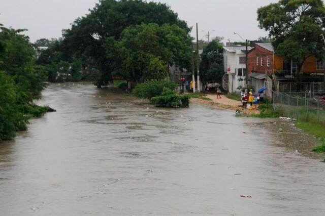 Inundaciones tienen con el agua al cuello a muchos habitantes de Cartagena. FOTO: COLPRENSA.