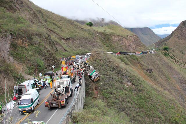 El accidente de mayor gravedad en esta semana de receso fue el ocurrido en Nariño, que dejó 20 personas fallecidas. FOTO Colprensa