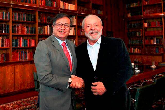 El presidente Gustavo Petro le pidió a su homologo brasileño, Luis Inácio Lula da Silva ayuda para ingresar al BRICS. Foto: Colprensa. 