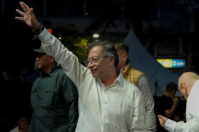 El presidente Gustavo Petro generó controversia en redes sociales tras publicar el mensaje “A mí me gusta desnudarme”. FOTO: Colprensa