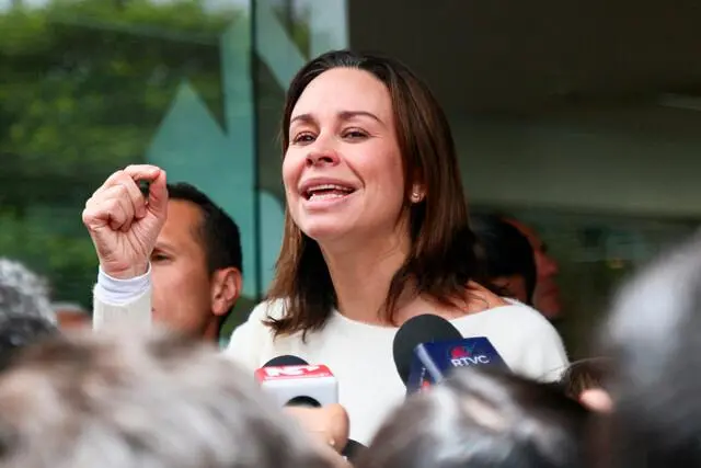 Su suegro, Miguel Uribe Londoño, reveló que ha acudido en más de una oportunidad a los consejos de Tarazona en materia política. FOTO: COLPRENSA
