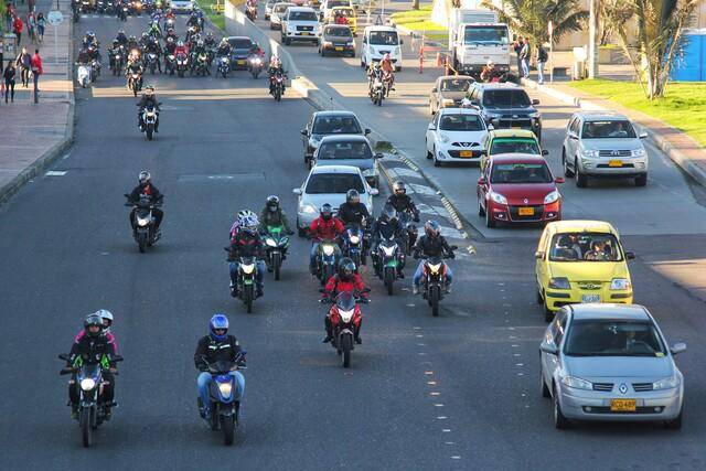 En los primeros 10 meses del año en el país se vendieron 682.152 motocicletas nuevas. FOTO: COLPRENSA