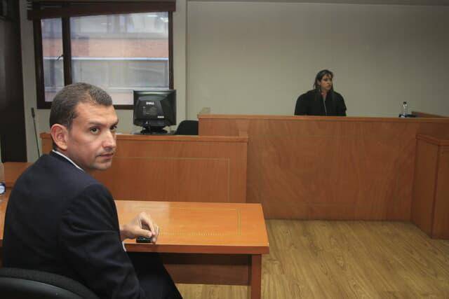 La defensa sostuvo que, aunque la orden de captura fue emitida por un juez de segunda instancia, su ejecución corresponde al juez de ejecución de penas competente. FOTO: Colprensa.