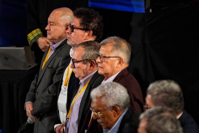 En la foto, de izquierda a derecha, los exjefes de las Farc: Julián Gallo, Pastor Alape, Rodrigo Londoño (“Timochenko”), Rodrigo Granda y Milton de Jesús Toncel (“Joaquín Gómez”). FOTO COLPRENSA