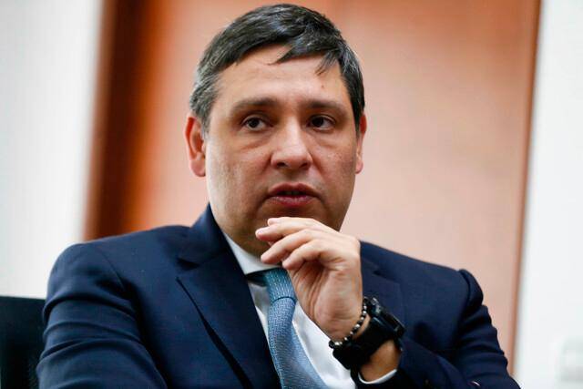 El ministro de las TICs, Mauricio Lizcano, informó que Colombia firmó un convenio de desarrollo de inteligencia artificial con Emiratos Árabes. Foto: Colprensa. 
