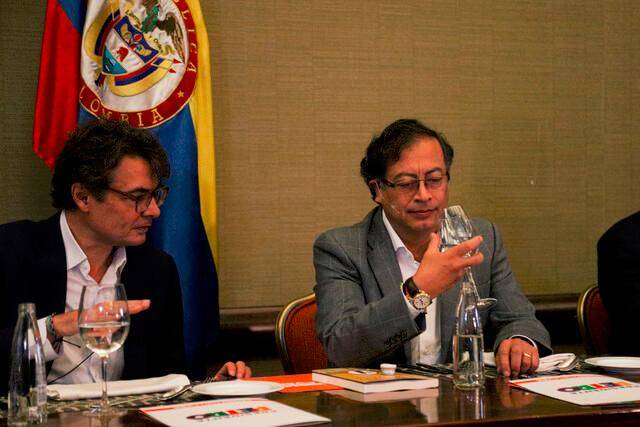 Alejandro Gaviria publicó el libro La explosión controlada en el que habla del primer año de Gobierno de Gustavo Petro. FOTO: Colprensa
