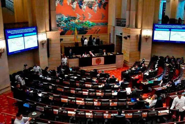 Si hablamos solo del salario, al mes los congresistas le cuestan $14,344 millones, quiere decir que al año son $172.137 millones. FOTO: Colprensa.