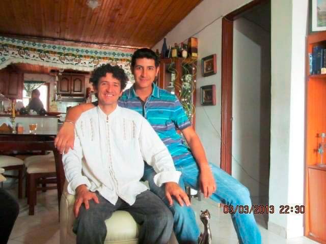 Andrés Felipe Ballesteros y su hermano Juan Joseph están a pocas horas de reencontrarse. Esta fue la última foto que se tomaron antes de quedar preso en Tanzania. FOTO: Cortesía. 