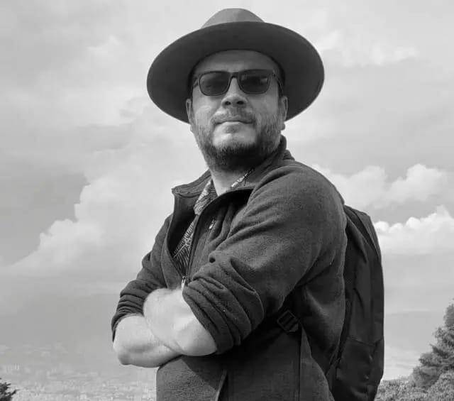 Petro poeta, Petro lector