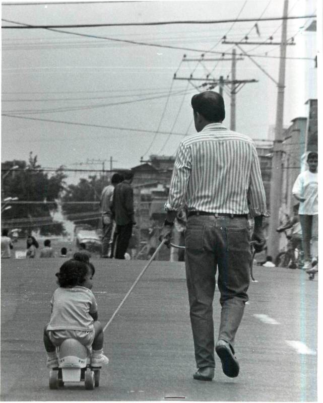 La unión familiar es otro factor de gran importancias en la labor de los padres. Fotografía del año 1982. Foto: Archivo el Colombiano