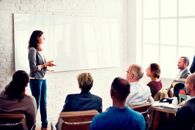 La transparencia fortalece la confianza cuando se lidera un equipo heredado. FOTO: iStock