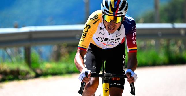 Egan Bernal, de 29 años, volvió a meterse en el podio de una de las grandes vueltas del ciclismo después de 1.805 días. La última vez había sido el 30 de mayo de 2021, cuando ganó el Giro. Foto: Getty