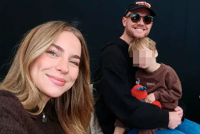 Emilie Kiser, su esposo Brady y su hijo Trigg. FOTO tomada de Instagram @emiliekiser