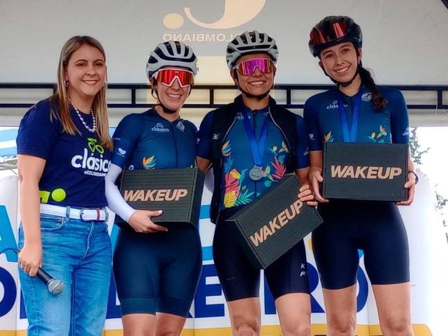 En la categoría de mujeres de Fondo Medio, a Arcila Vásquez le siguieron Valentina Ochoa Jiménez y María José Pérez Gómez, con el segundo y el tercer tiempo, respectivamente; mientras que Fadua Hoyos Nader obtuvo el cuarto y Érika Alexandra Alarcón Bobadilla, el quinto. FOTO Manuel Saldarriaga