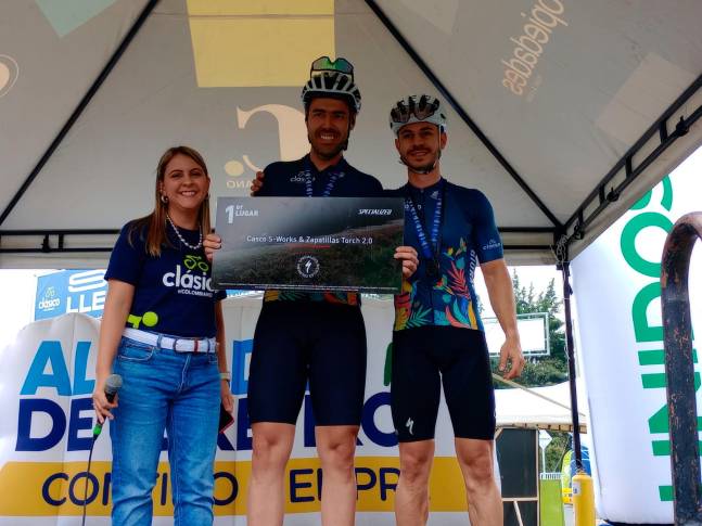 En la categoría hombres del Medio Fondo el primer lugar lo obtuvo Santiago Llano Naranjo. FOTO Manuel Saldarriaga
