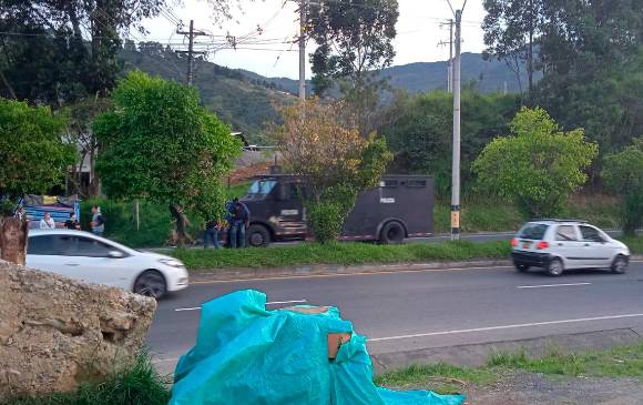 Manifestantes bloquean vía al túnel de Occidente