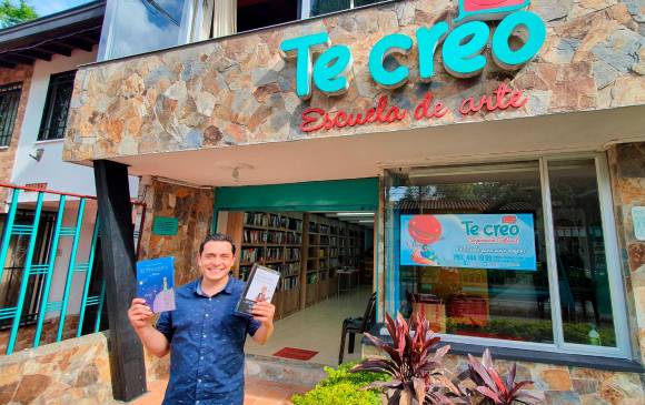 Dany Hoyos, el creador e intérprete de Suso, el Paspi, es licenciado en lengua castellana de la U- de A. Abrió librería en el occidente de Medellín. FOTO CORTESÍA