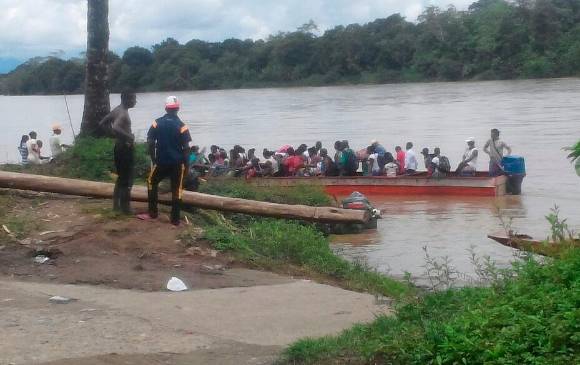 Los enfrentamientos entre grupos ilegales han generado desplazamientos masivos de comunidades indígenas en el Chocó. Foto: Colprensa.