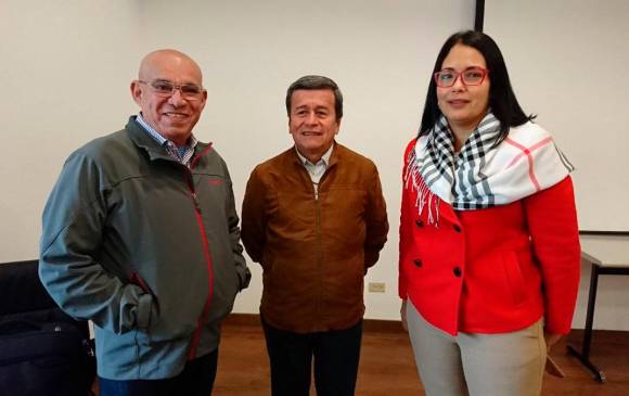 La delegación del Eln, con su jefe negociador a la cabeza Pablo Beltrán (centro), anunciaron su intención de negociar sin condiciones. FOTO ARCHIVO COLPRENSA