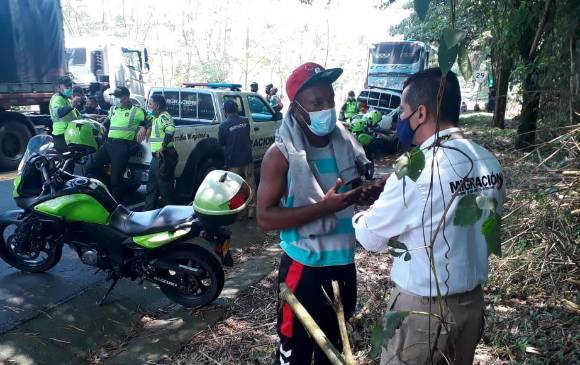 Interceptaron a 52 extranjeros irregulares que se dirigían a Medellín