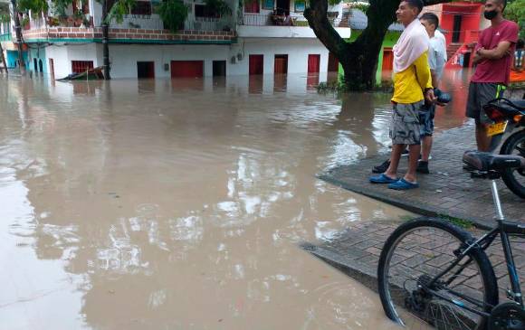 120 familias damnificadas por inundación en Venecia