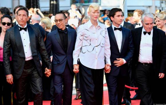 Elkin Díaz, Apichatpong Weerasethakul, Tilda Swinton y Juan Pablo Urrego en la alfombra roja de Cannes. FOTO Cortesía Twitter Festival de Cannes