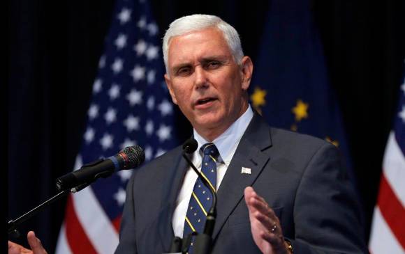 El vicepresidente, Mike Pence, fue el encargado de reanudar la sesión. FOTO: EFE.