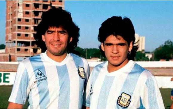 Diego y Hugo Maradona. FOTO TOMADA DE @MarcaFutbolint