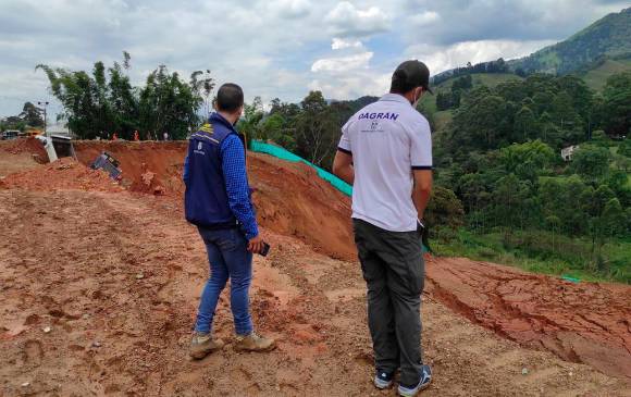 Expertos del Dagran realizaron una inspección técnica extraordinaria en el sitio del movimiento en masa. FOTO DAGRAN