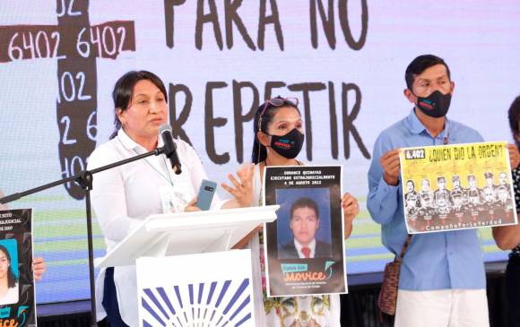 Encuentro de la Comisión de la Verdad en el que víctimas de falsos positivos en Cali alzaron sus voces para que este flagelo no se repita en Colombia FOTO COLPRENSA 