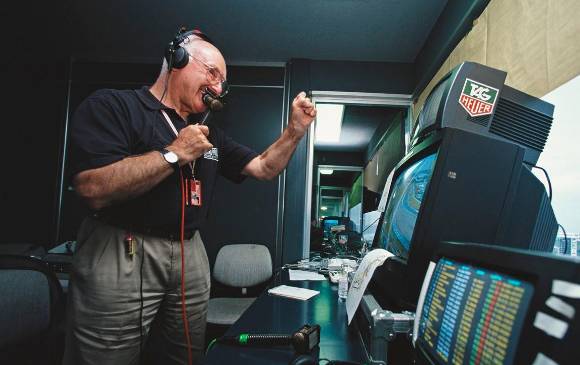 El narrador Murray Walker será recordado siempre por su particular manera de comentar las jornadas de la Fórmula Uno. FOTO GETTY 