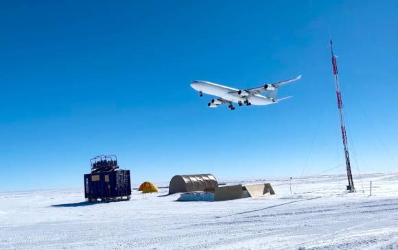 ¿Es posible aterrizar sobre hielo? Un avión Airbus A340 lo logró por primera vez