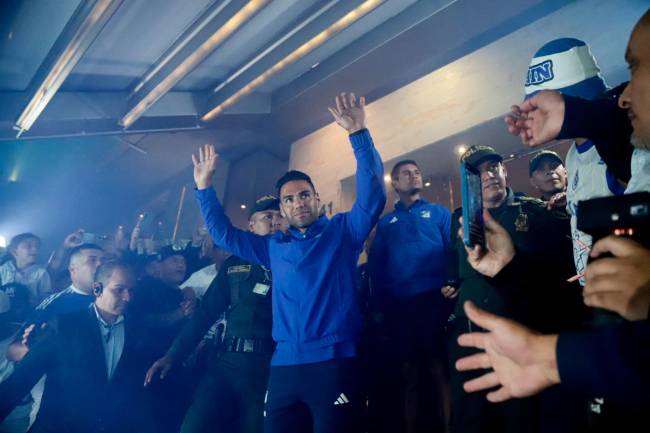 ¡Espectacular! Así fue el banderazo de los hinchas azules para la ...