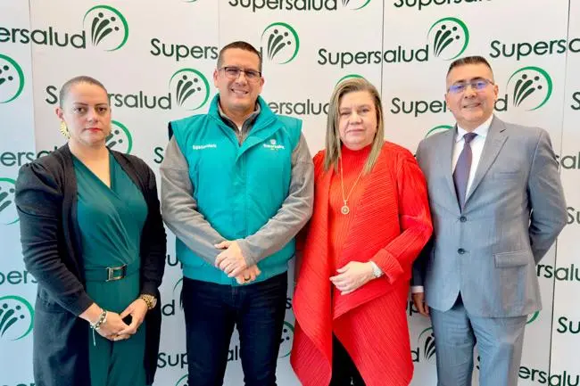 En la foto, Giovanny Rubiano García, Cris Encarnación Reyes Gómez, Gloria Libia Polanía Aguillón y Raúl Andrés Munévar Niño