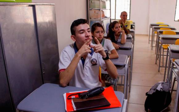 Personas sordas piden reconocer lengua de señas