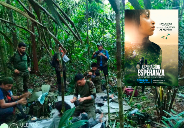 Esta fue una de las primeras imágenes que se compartieron desde las cuentas oficiales del gobierno cuando encontraron a los niños, al lado el póster del documental. FOTOS Cortesía