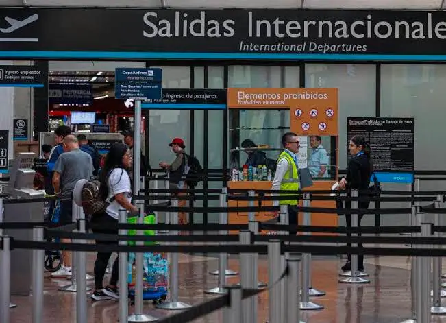 La apreciación del peso ha hecho más económicos los viajes internacionales para los colombianos, pero representa un reto para el turismo receptivo. FOTO: EL COLOMBIANO