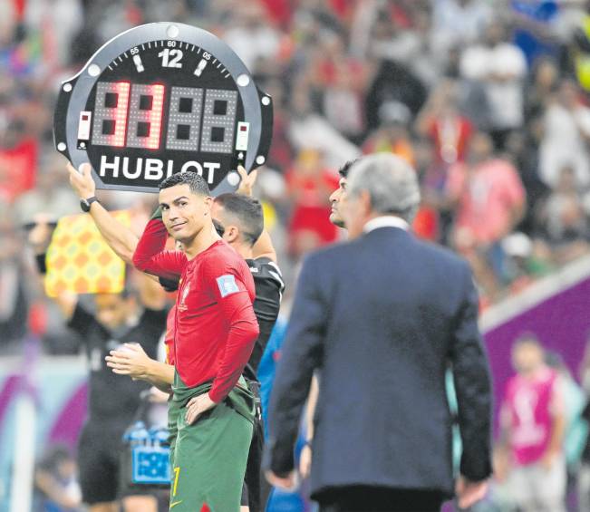 Este es el momento en el que el portugués se alista para ingresar al campo en el duelo ante Suiza por los octavos de final en Qatar.FOTO EFE
