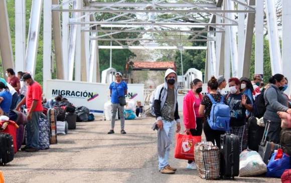 Migrantes venezolanos en la frontera entre Colombia y Venezuela. FOTO MIGRACIÓN COLOMBIA