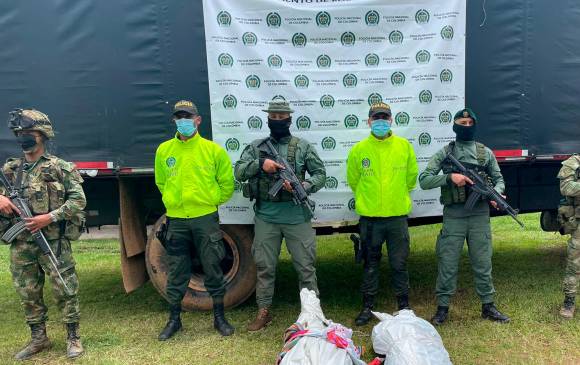 La pareja dada de baja en la operación tenía órdenes de captura pendientes, de acuerdo con las autoridades. FOTO: CORTESÍA DE LA POLICÍA.