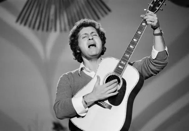 Joe Dassin publicó más de una decena de álbumes a lo largo de su trayectoria. Murió el 20 de agosto de 1980. Foto Getty. 