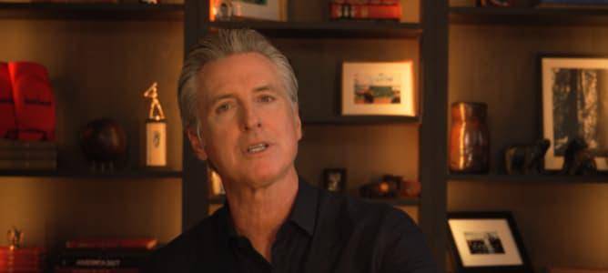 Gavin Newsom, gobernador de California, firmó una orden ejecutiva para estudiar la creación de un “interruptor de apagado” para programas avanzados de inteligencia artificial. FOTO: Captura de video, @GavinNewsom. 