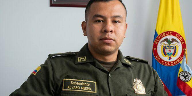 El comandante de la estación de Policía de Bolívar, Cauca, Álvaro José Medina Peña, fue asesinado en la ruta Bolívar -Patía, mientras estaba de civil. FOTO: CORTESÍA